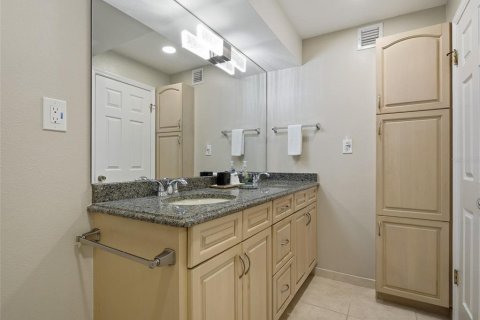 Condo in New Smyrna Beach, Florida, 2 bedrooms № 2223609 - photo 26