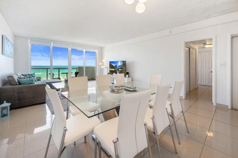Condo in Miami Beach, Florida, 1 bedroom  № 1850670 - photo 9