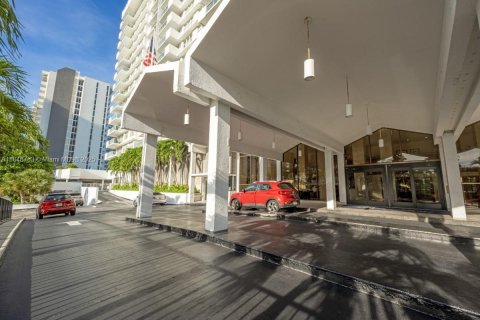 Condo in Miami Beach, Florida, 1 bedroom  № 1850670 - photo 26