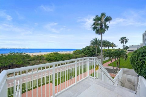 Condo in Miami Beach, Florida, 1 bedroom  № 1850670 - photo 20