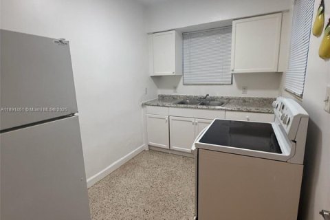 Apartment in Miami, Florida 2 bedrooms, 64.29 sq.m. № 1944733 - photo 3