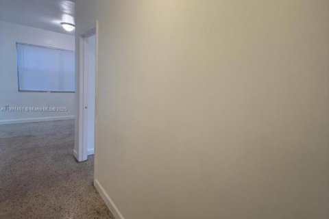 Apartment in Miami, Florida 2 bedrooms, 64.29 sq.m. № 1944733 - photo 8