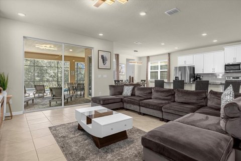 Casa en venta en Kissimmee, Florida, 7 dormitorios, 278.52 m2 № 1012510 - foto 14