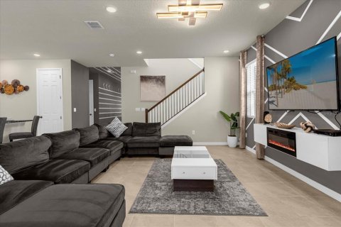 Casa en venta en Kissimmee, Florida, 7 dormitorios, 278.52 m2 № 1012510 - foto 13
