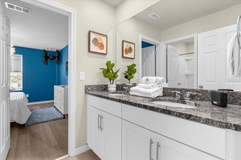 Casa en venta en Kissimmee, Florida, 7 dormitorios, 278.52 m2 № 1012510 - foto 28