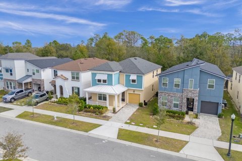 Casa en venta en Kissimmee, Florida, 7 dormitorios, 278.52 m2 № 1012510 - foto 2