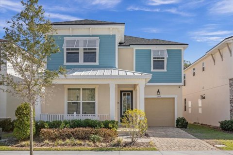 Casa en venta en Kissimmee, Florida, 7 dormitorios, 278.52 m2 № 1012510 - foto 1