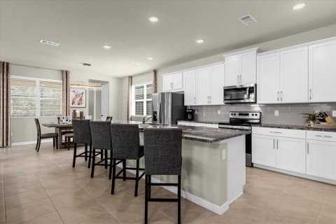 Casa en venta en Kissimmee, Florida, 7 dormitorios, 278.52 m2 № 1012510 - foto 7