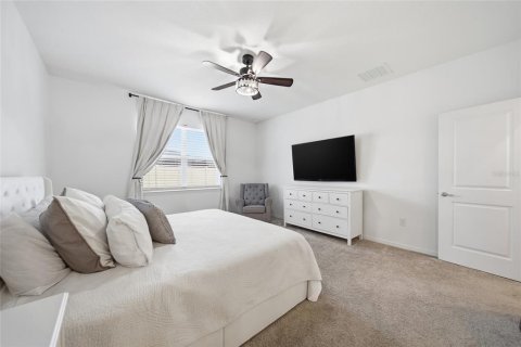 House in Land O' Lakes, Florida 3 bedrooms, 209.87 sq.m. № 2167636 - photo 18