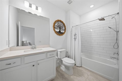 House in Land O' Lakes, Florida 3 bedrooms, 209.87 sq.m. № 2167636 - photo 29