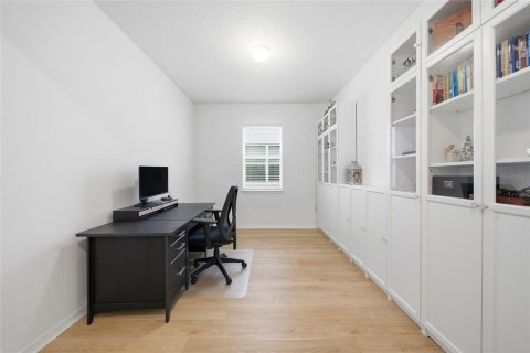 House in Land O' Lakes, Florida 3 bedrooms, 209.87 sq.m. № 2167636 - photo 25