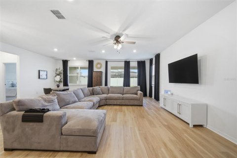 House in Land O' Lakes, Florida 3 bedrooms, 209.87 sq.m. № 2167636 - photo 7