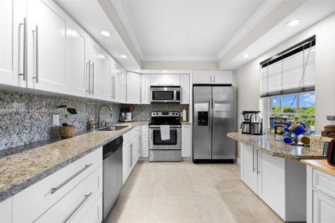 Condo in Pompano Beach, Florida, 3 bedrooms  № 1974486 - photo 5