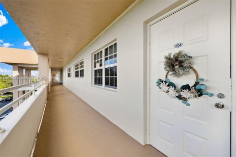 Condo in Pompano Beach, Florida, 3 bedrooms  № 1974486 - photo 25