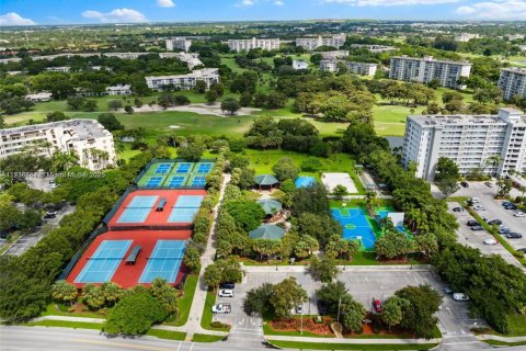 Condo in Pompano Beach, Florida, 3 bedrooms  № 1974486 - photo 29