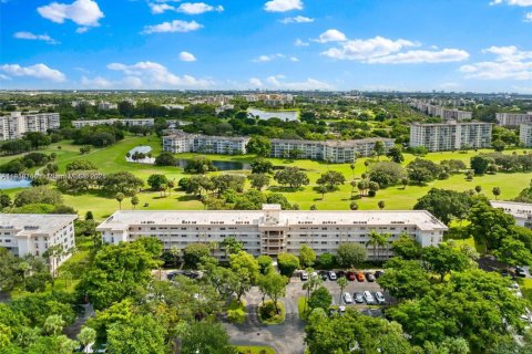 Condo in Pompano Beach, Florida, 3 bedrooms  № 1974486 - photo 26