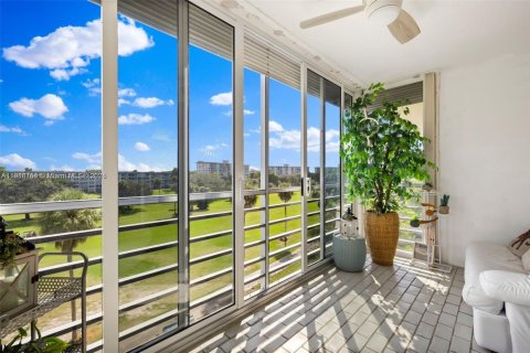 Condo in Pompano Beach, Florida, 3 bedrooms  № 1974486 - photo 2