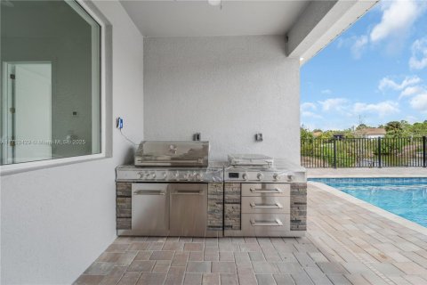 Villa ou maison à vendre à Cape Coral, Floride: 4 chambres № 1985236 - photo 30