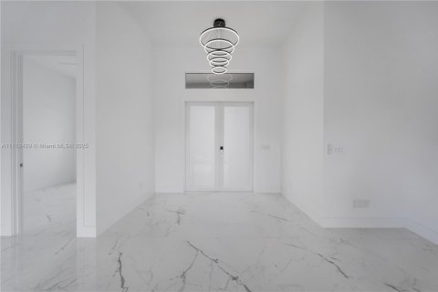 Villa ou maison à vendre à Cape Coral, Floride: 4 chambres № 1985236 - photo 3