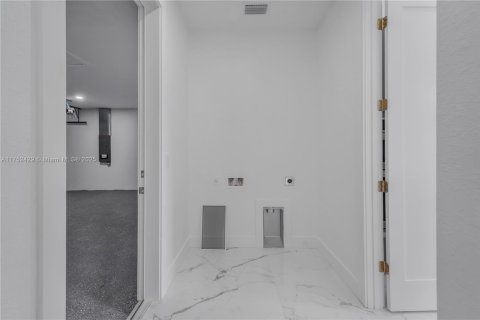 Villa ou maison à vendre à Cape Coral, Floride: 4 chambres № 1985236 - photo 14