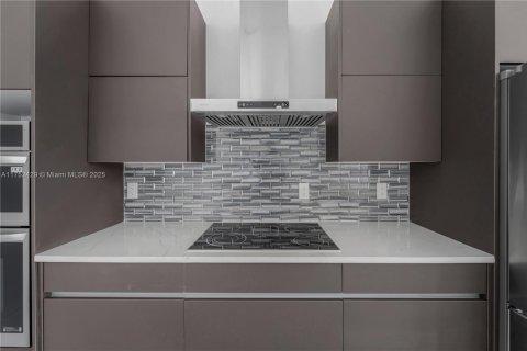 Villa ou maison à vendre à Cape Coral, Floride: 4 chambres № 1985236 - photo 9