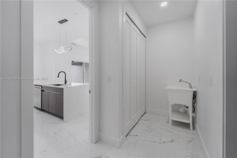 Villa ou maison à vendre à Cape Coral, Floride: 4 chambres № 1985236 - photo 13