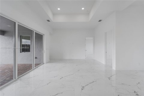 Villa ou maison à vendre à Cape Coral, Floride: 4 chambres № 1985236 - photo 15