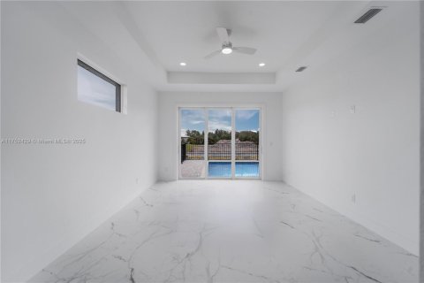 Villa ou maison à vendre à Cape Coral, Floride: 4 chambres № 1985236 - photo 28