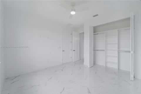 Villa ou maison à vendre à Cape Coral, Floride: 4 chambres № 1985236 - photo 20