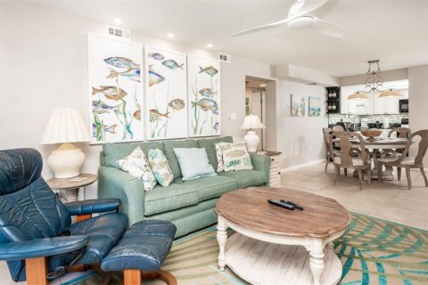Condominio en alquiler en New Smyrna Beach, Florida, 2 dormitorios, 87.7 m2 № 1564642 - foto 3