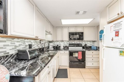 Condominio en alquiler en New Smyrna Beach, Florida, 2 dormitorios, 87.7 m2 № 1564642 - foto 5