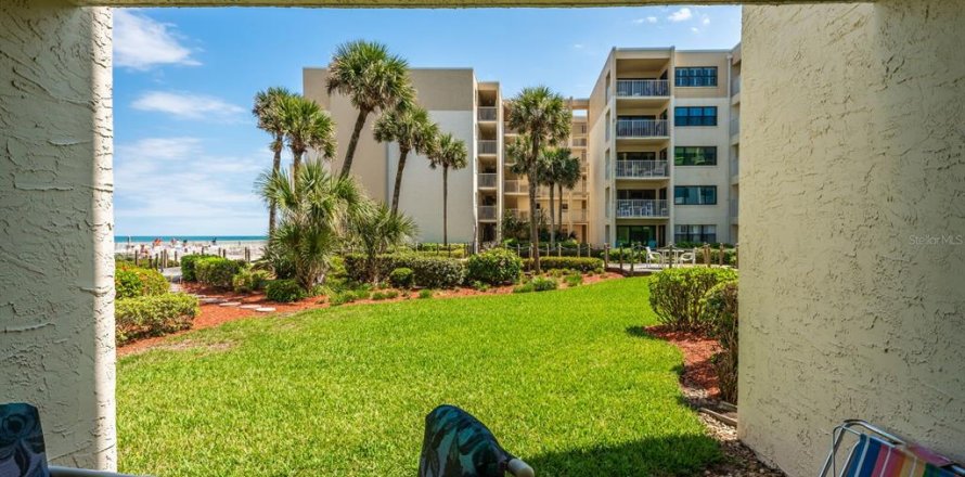Condominio en New Smyrna Beach, Florida, 2 dormitorios  № 1564642