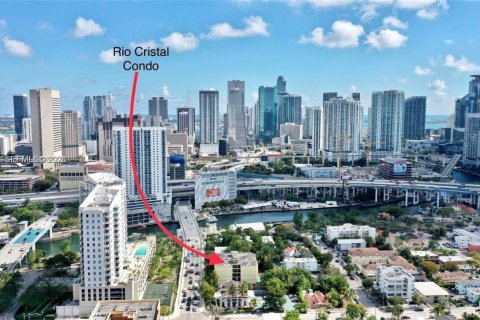 Copropriété à louer à Miami, Floride: 2 chambres, 65.68 m2 № 2024997 - photo 16