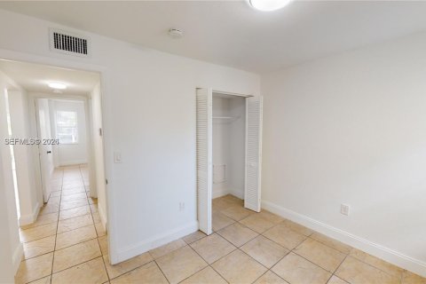 Copropriété à louer à Miami, Floride: 2 chambres, 65.68 m2 № 2024997 - photo 14