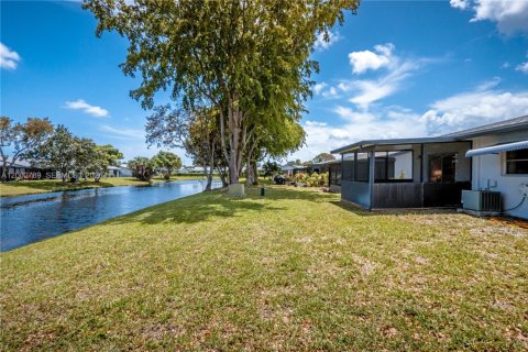 Villa ou maison à vendre à Delray Beach, Floride: 2 chambres, 111.48 m2 № 2066295 - photo 4