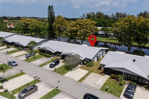 Villa ou maison à vendre à Delray Beach, Floride: 2 chambres, 111.48 m2 № 2066295 - photo 6