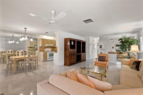 Villa ou maison à vendre à Delray Beach, Floride: 2 chambres, 111.48 m2 № 2066295 - photo 1