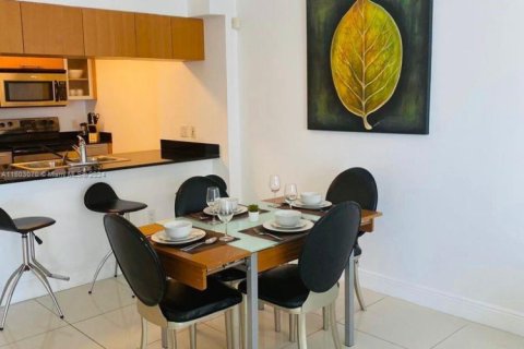 Condominio en venta en Miami, Florida, 1 dormitorio, 76.64 m2 № 1862648 - foto 5