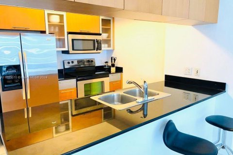 Condominio en venta en Miami, Florida, 1 dormitorio, 76.64 m2 № 1862648 - foto 11