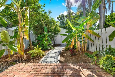Townhouse in Tampa, Florida 2 bedrooms, 110.74 sq.m. № 1734532 - photo 9