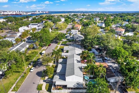Townhouse in Tampa, Florida 2 bedrooms, 110.74 sq.m. № 1734532 - photo 19