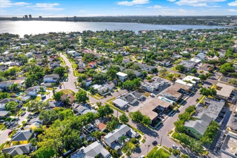 Townhouse in Tampa, Florida 2 bedrooms, 110.74 sq.m. № 1734532 - photo 23