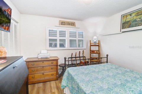 Condo in New Port Richey, Florida, 2 bedrooms № 2198805 - photo 20