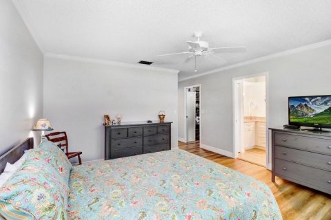 Condo in New Port Richey, Florida, 2 bedrooms № 2198805 - photo 15