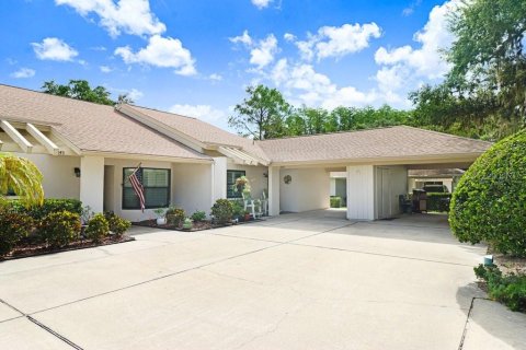 Condo à New Port Richey, Floride, 2 chambres № 2198805