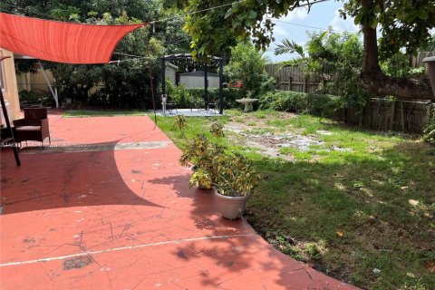 Casa en venta en Hialeah, Florida, 3 dormitorios, 116.13 m2 № 1808984 - foto 30
