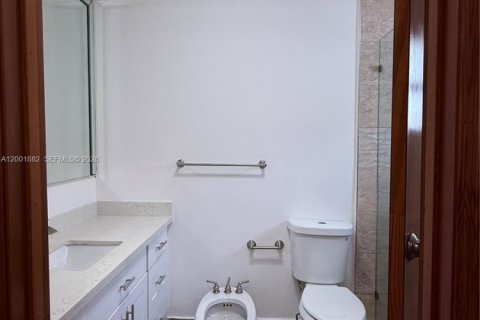 Propiedad comercial en alquiler en Miami, Florida № 2065716 - foto 10