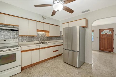 Купить виллу или дом в Сарасота, Флорида 8 комнат, 112.97м2, № 1914247 - фото 10