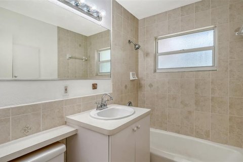 Купить виллу или дом в Сарасота, Флорида 8 комнат, 112.97м2, № 1914247 - фото 24