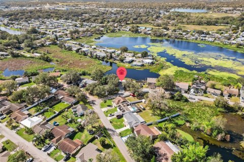 House in Lakeland, Florida 3 bedrooms, 158.21 sq.m. № 1567372 - photo 12